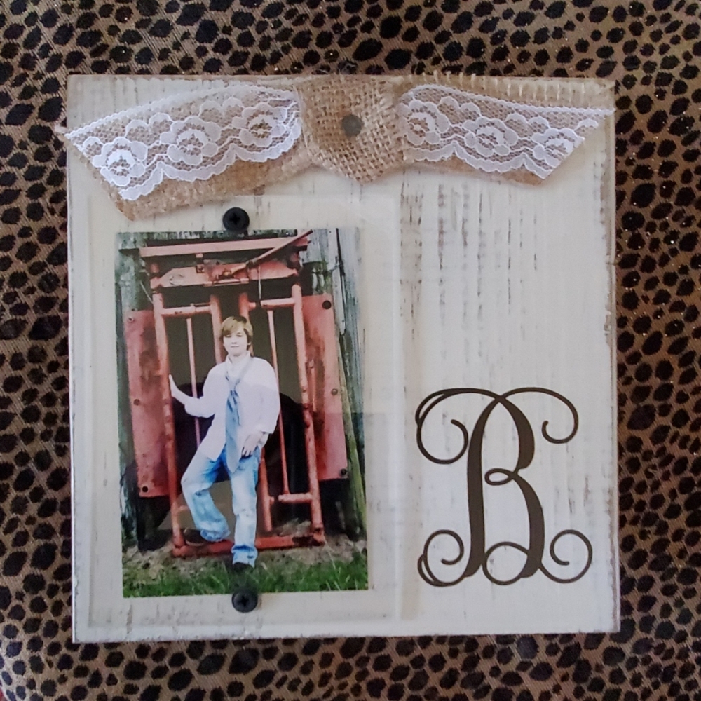 "B" Wood Block Photo Frame - Picture 5 of 8